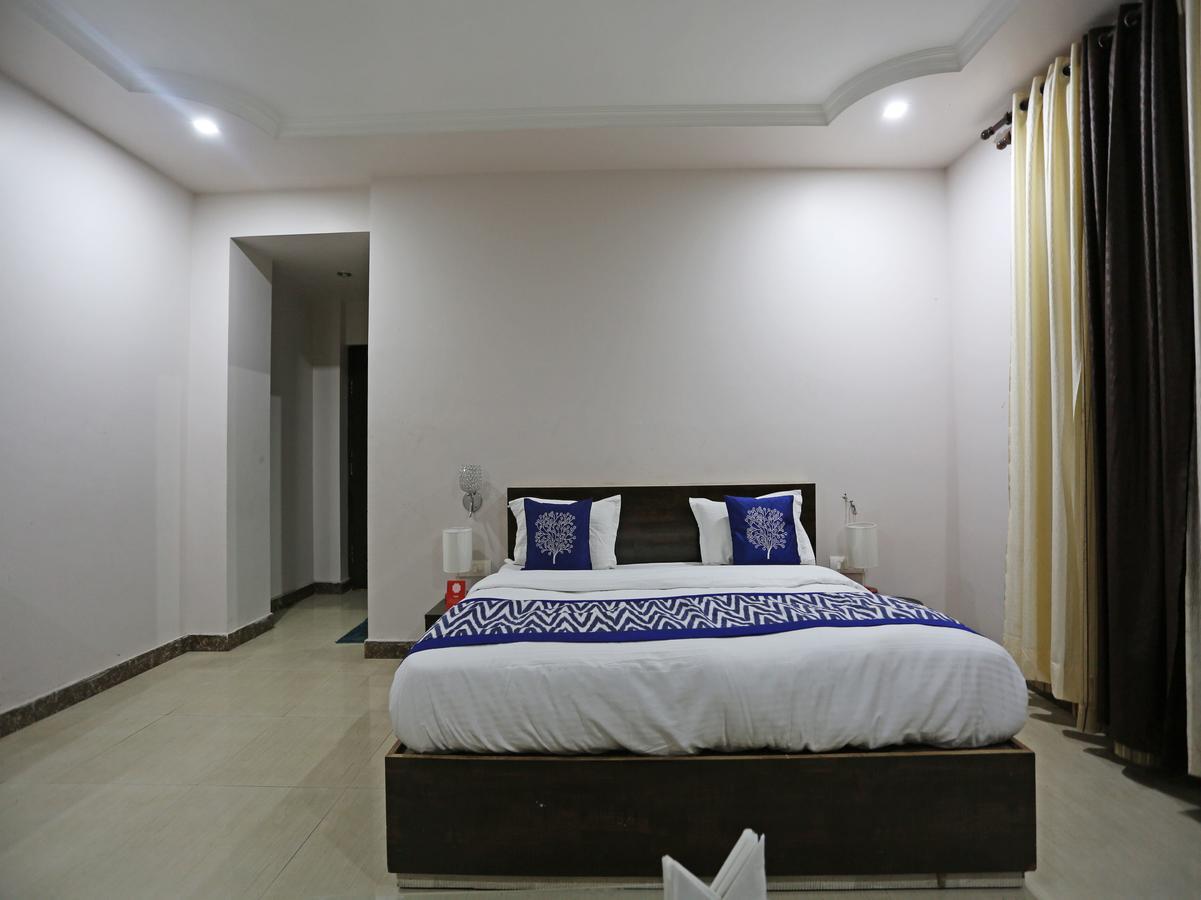 Oyo 4635 Sheetal Hotel Haldwani Exterior photo