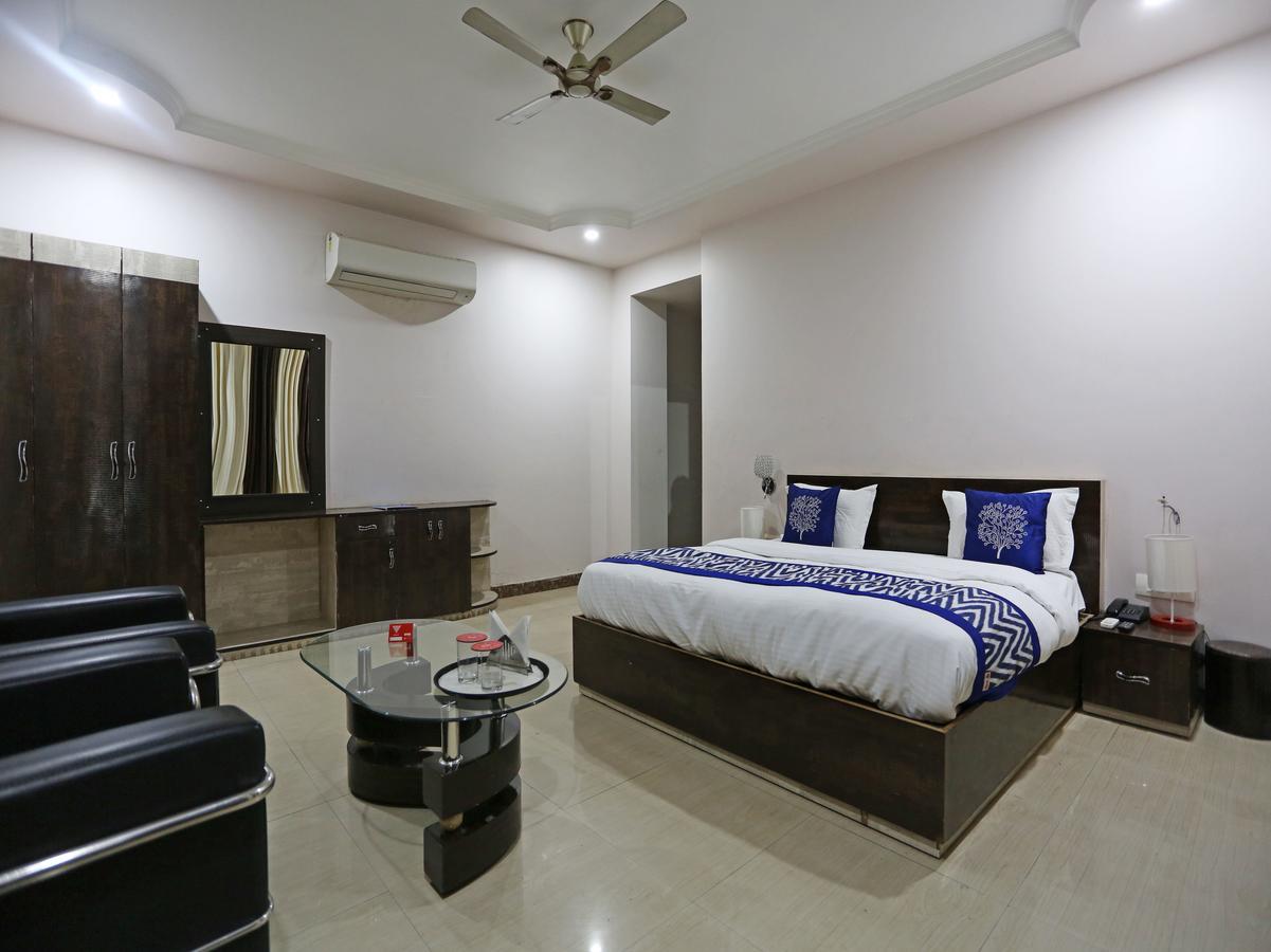 Oyo 4635 Sheetal Hotel Haldwani Exterior photo