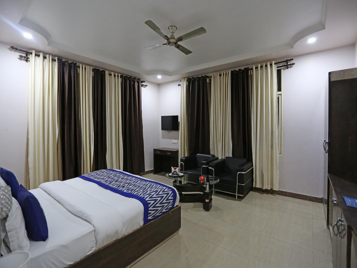 Oyo 4635 Sheetal Hotel Haldwani Exterior photo