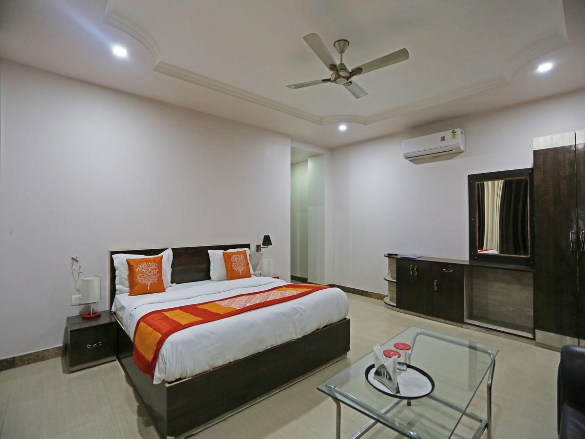 Oyo 4635 Sheetal Hotel Haldwani Exterior photo