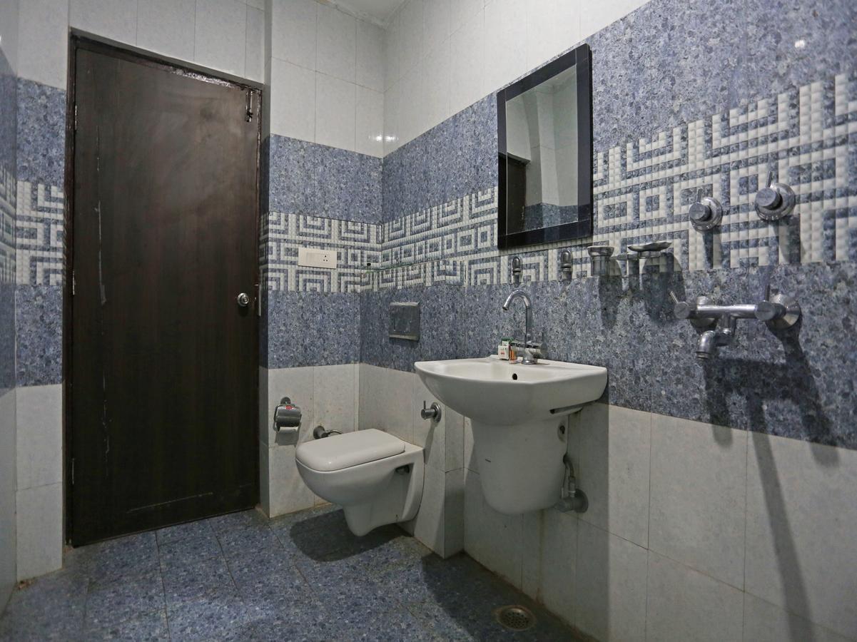 Oyo 4635 Sheetal Hotel Haldwani Exterior photo