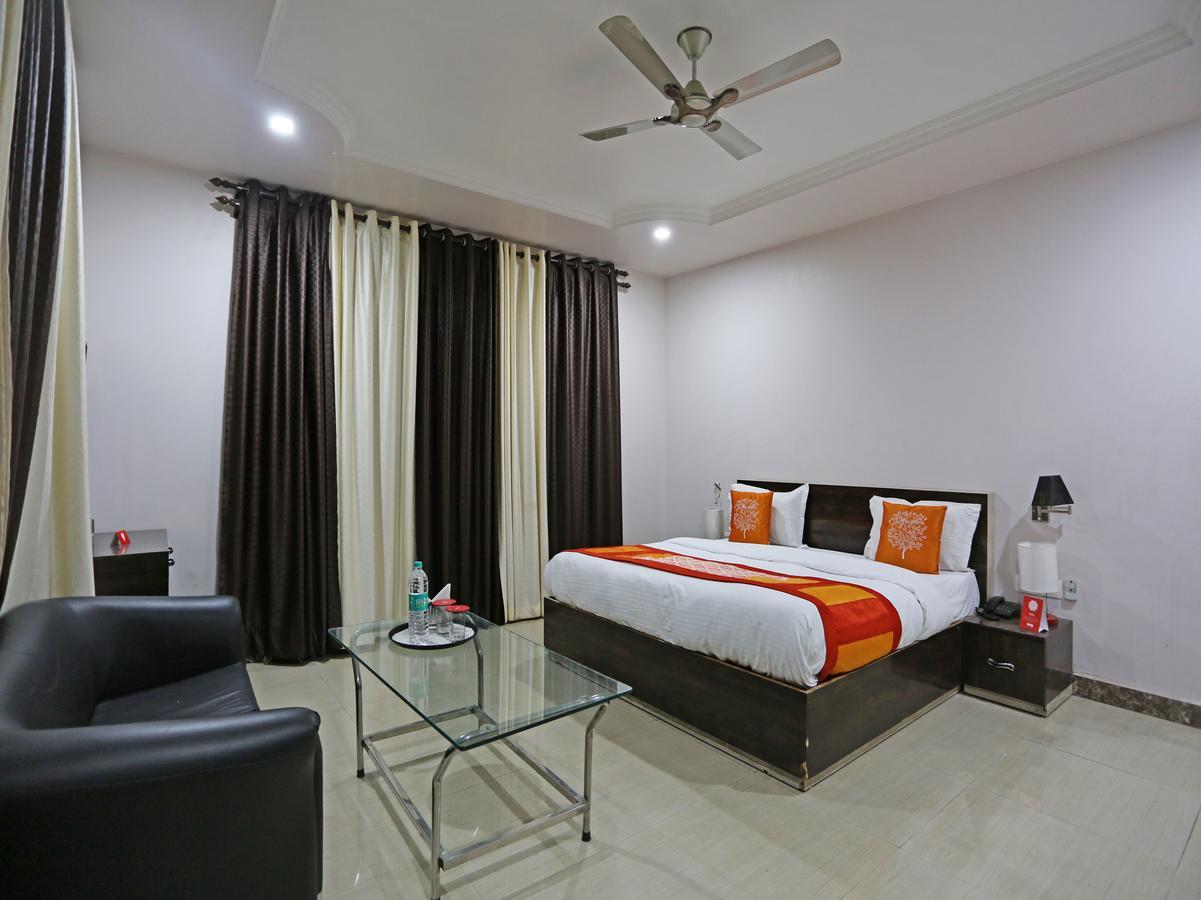 Oyo 4635 Sheetal Hotel Haldwani Exterior photo